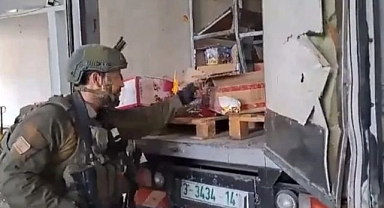İsrail askerleri, Gazze’ye giden yardımları yaktı