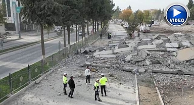 Kara yoluna yıkıldı! Trafik birbirine girdi