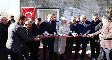 Karayazı'da dualarla ibadete açıldı!