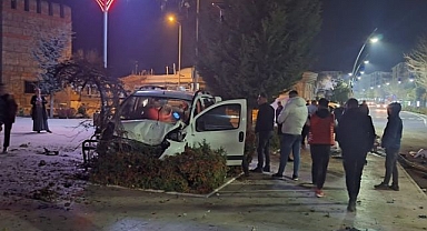 Kaza yapınca aracı bırakıp kaçtı!