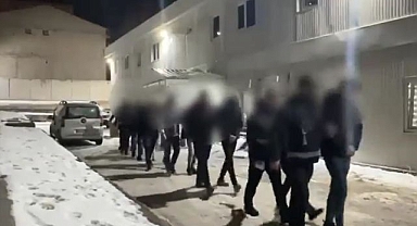 Kopya operasyonunda yakayı ele verdiler