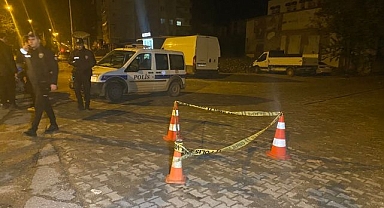 Küçük çocuk elindeki tabancayla rastgele ateş açtı