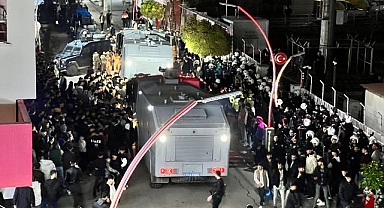 Önce Kur'an-ı Kerim’i yırttı sonra küfür etti!