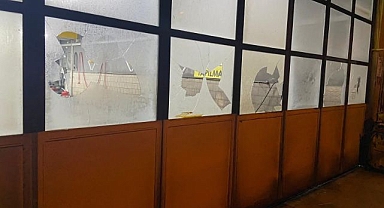 Önce oğlunun iş yerini taşladı sonra kaza yaptı