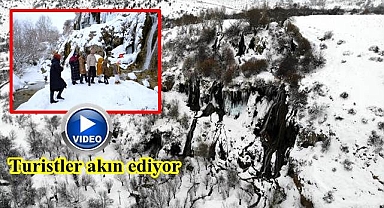 Şelale beyaz gelinliğini giydi