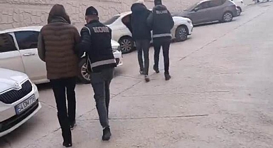 Tarla sahiplerini dolandıran şahıslar yakalandı