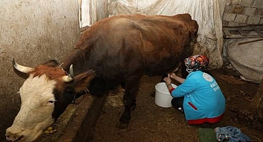 Vefa edipleri yaşlı çiftin duasını aldı!