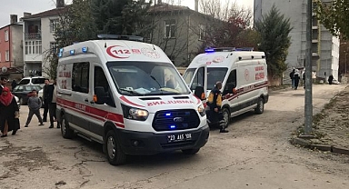 Yola atlayan çocuklara çarptı!