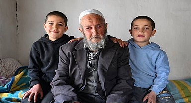 85 yaşında ikizleri oldu!