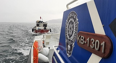 Arıza yapan teknenin imdadına polis yetişti