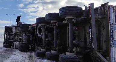 Buzlanan yol kazayı beraberinde getirdi