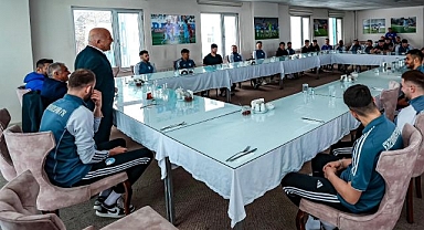 Çay-kahve ikram etti sonra uğurladı