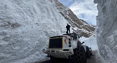  Çığ bölgesinde kar kalınlığı 10 metreyi geçti