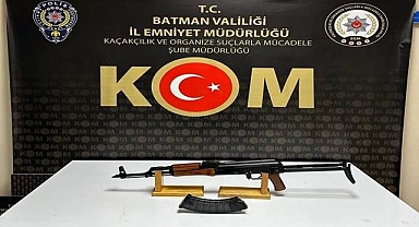 Çok sayıda silah ve mühimmat ele geçirildi