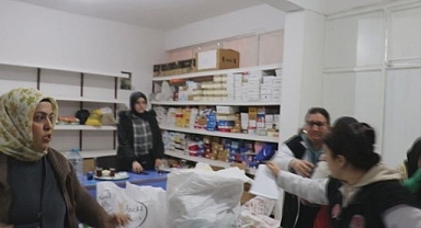 Depremi anlatırken depreme yakalandılar