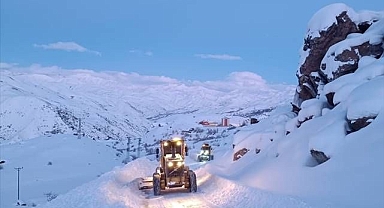 Doğu'da 658 yerleşim birimine ulaşım sağlanamıyor