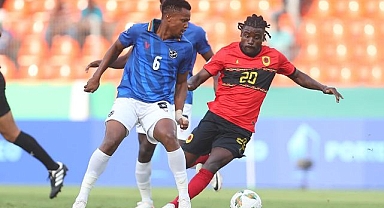 Esrtrela'lı Angola çeyrek finalde
