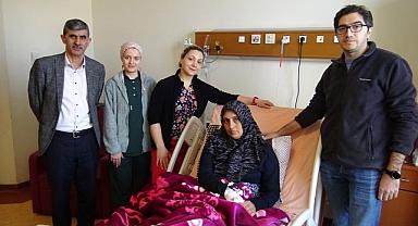 Genç kadını sağlığına kavuşturdular