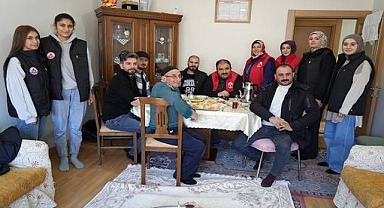 Gönüllü gençlerden takdirlik davranış