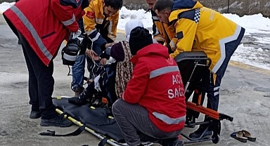 Helikopter yaşlı hasta için havalandı