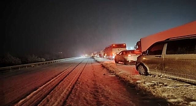 Kar ve tipi ulaşımı aksatıyor