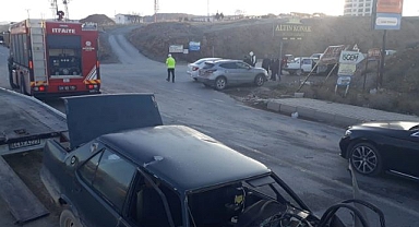 Kavşakta birbirlerine girdiler
