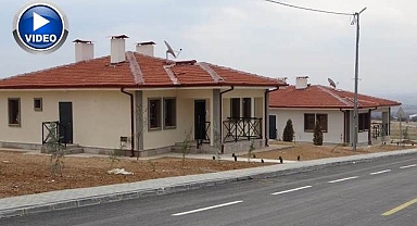 Köy evleri hak sahiplerine teslim ediliyor