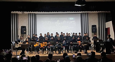 Köy okulu öğrencilerinden müzik ziyafeti