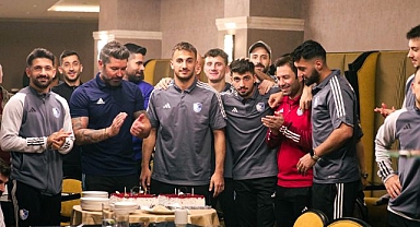 Kutlu'nun yaş günü pastası Şahsuvaroğlu'dan