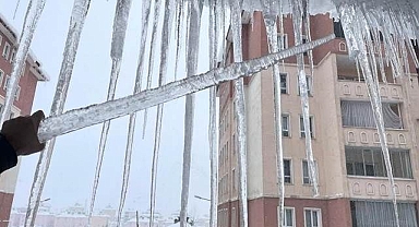 Sarkıtların boyu 2 metreyi buldu
