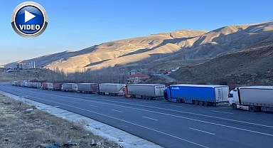 Sınırda 10 kilometrelik kuyruk!