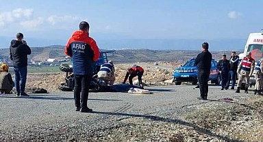 Tarım aracı devrildi: 1 ölü, 1 yaralı