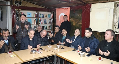 Validen çay ocağına kitaplık