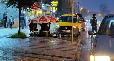 Yaralıyı yağmurdan böyle korudular