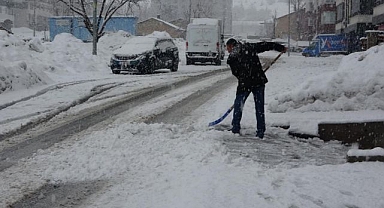 33 köy yolu ulaşıma kapandı