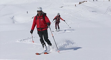 Almanya ve Avusturya'dan dağ kayağı için geldiler