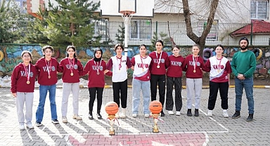 Altın kızlar bölge şampiyonu oldu
