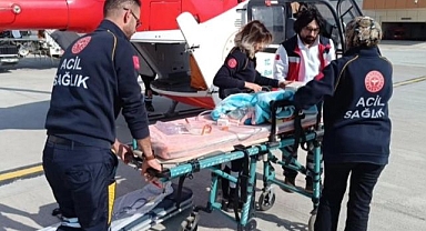 Ambulans helikopter bebekler için havalandı