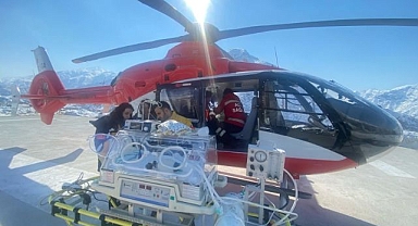 Ambulans helikopter yenidoğan bebek için havalandı
