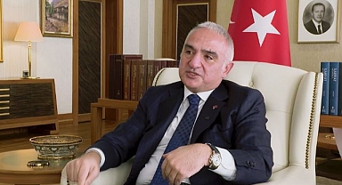 Bakan Ersoy depremi anlatırken gözyaşlarını tutamadı