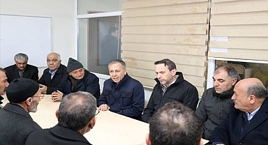 Bakanlar acılı ailelerin yanında
