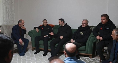 Bakanlar madenci ailelerinin yanında