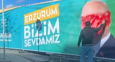 Erzurum'da Başkan Sekmen'in afişine çirkin saldırı