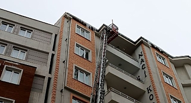 Buz kırma timleri iş başında