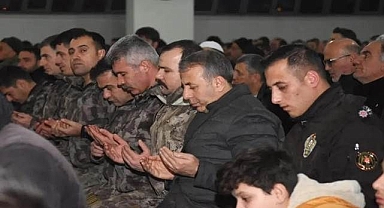 Deprem şehitlerini andılar