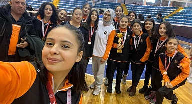 Efece’den çifte şampiyonluk