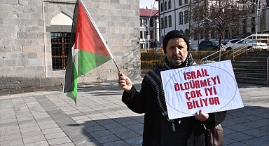 Erzurum'da sağlıkçılardan sessiz yürüyüş