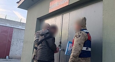 Firariler jandarmaya takıldı!