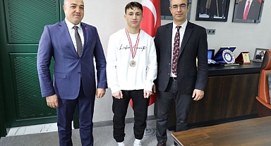 Genç boksör Türkiye ikincisi oldu