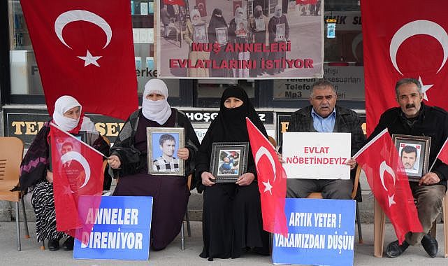 gozu yasli ailelerin evlat nobeti devam ediyor 5920